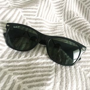 Polarized Ray-Ban New Wayfarer Classic Sunglasses
